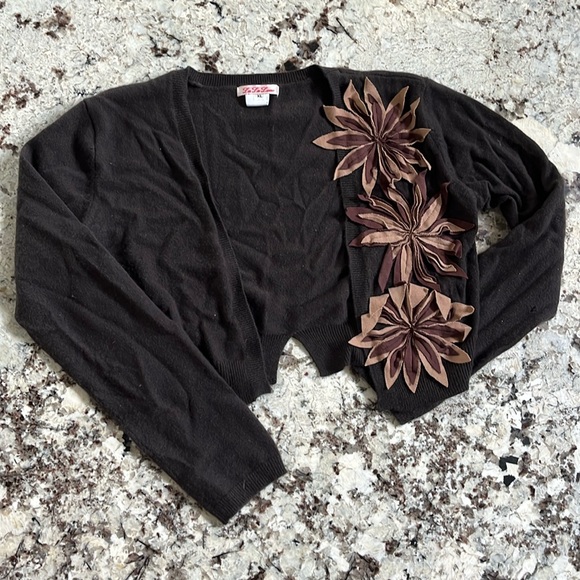 Lu Lu Lame cashmere cropped sweater. Gently Used. Size XL, fits like a L. - Picture 5 of 5